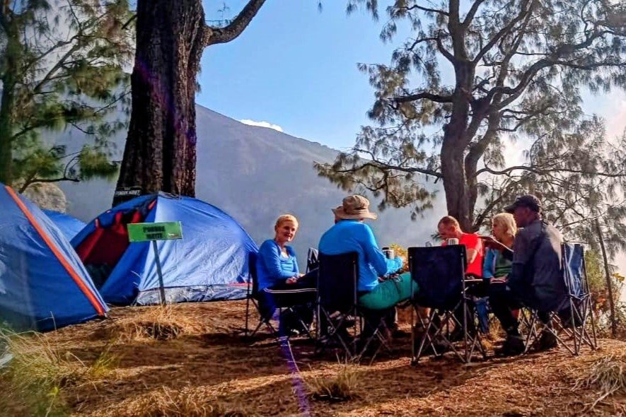 raung group hikers (1) raung group hikers (1)