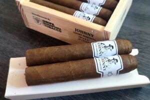 johnny 2 short robusto